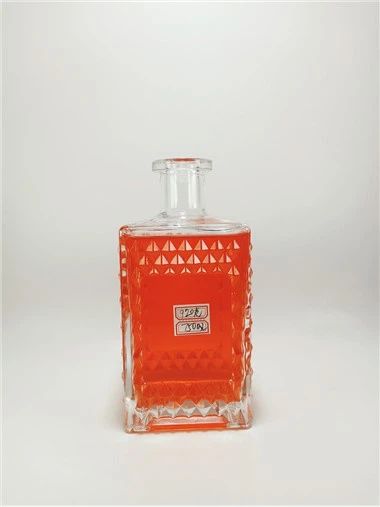 750 ml „Liqour“ stiklinių butelių su kamščiais