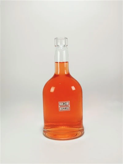 375 ml alkoholio stiklinis viskio butelis